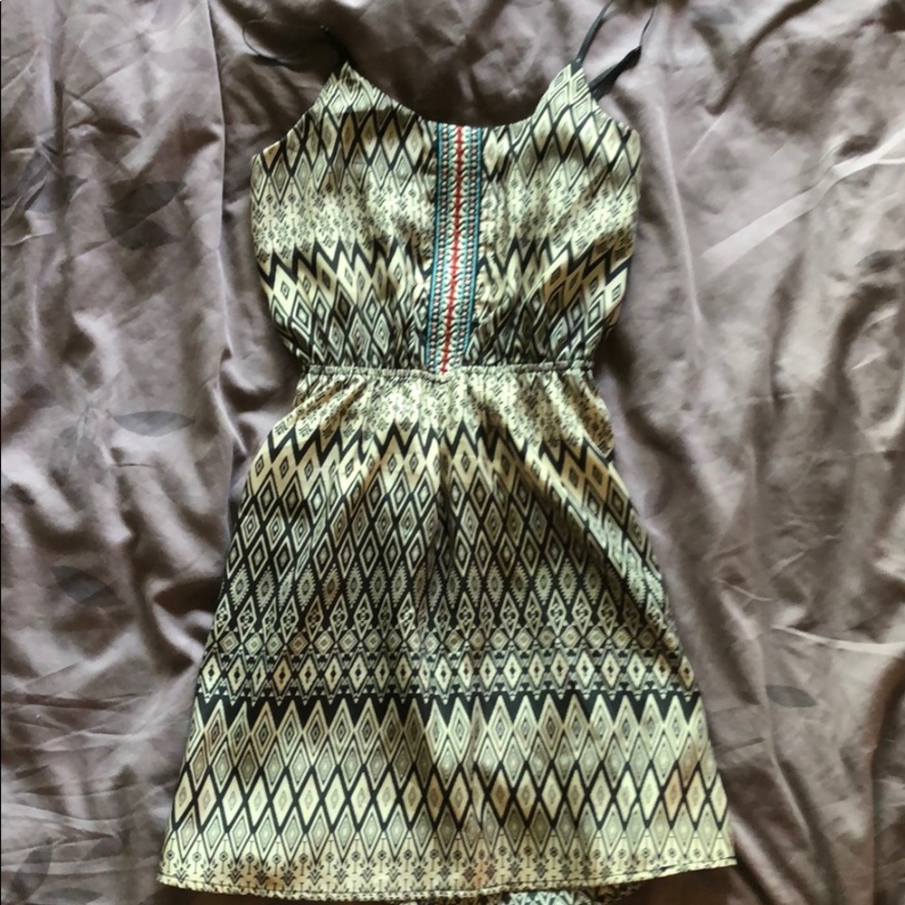 Patterned dress Size S - Picture 4 of 4